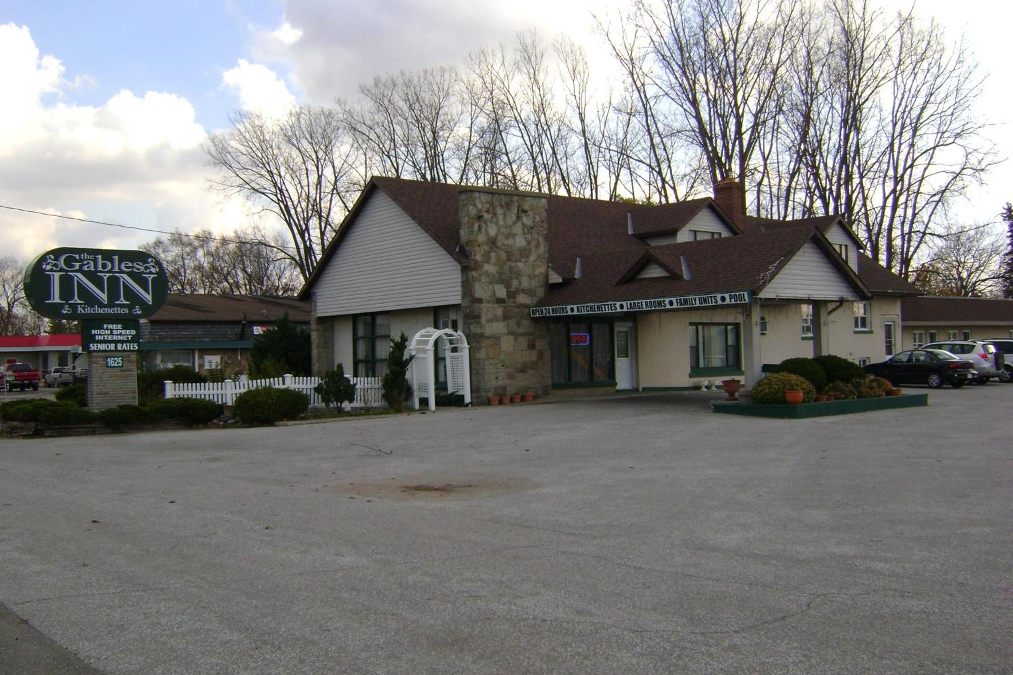 The Gables Inn Sarnia Extérieur photo